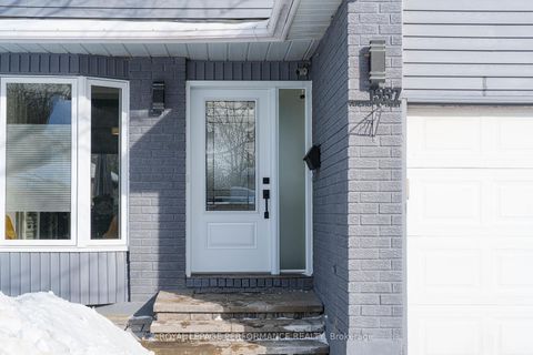 Photo 2 at 1557 Verchere Street, Chateauneuf, Orleans