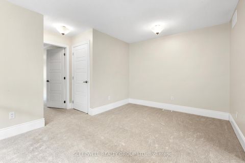 Photo 13 at 320 Lipizzaner Street, Stittsville (South), Stittsville