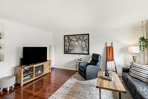 Photo 9 at 16B Spring Grove Lane, Nepean (Pheasant Run), Ottawa