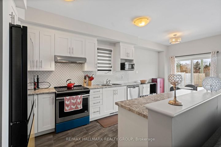 Photo 9 at 618 Via Campanale Avenue, Nepean (Longfields), Ottawa