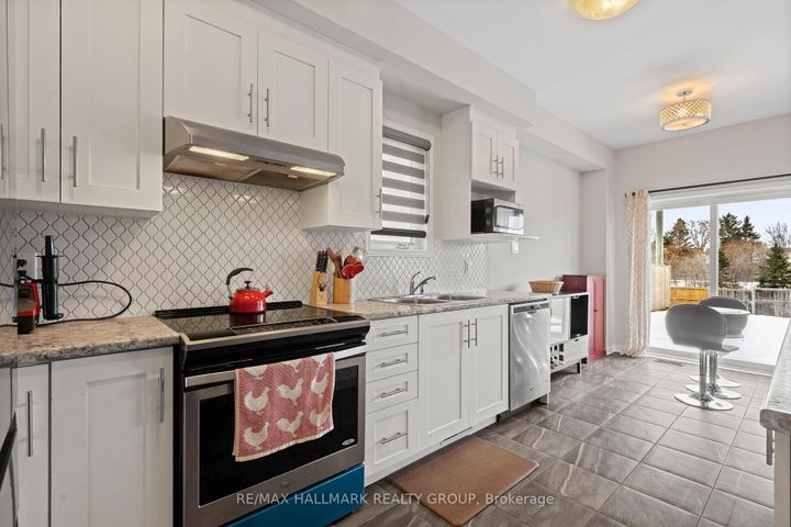 Photo 10 at 618 Via Campanale Avenue, Nepean (Longfields), Ottawa