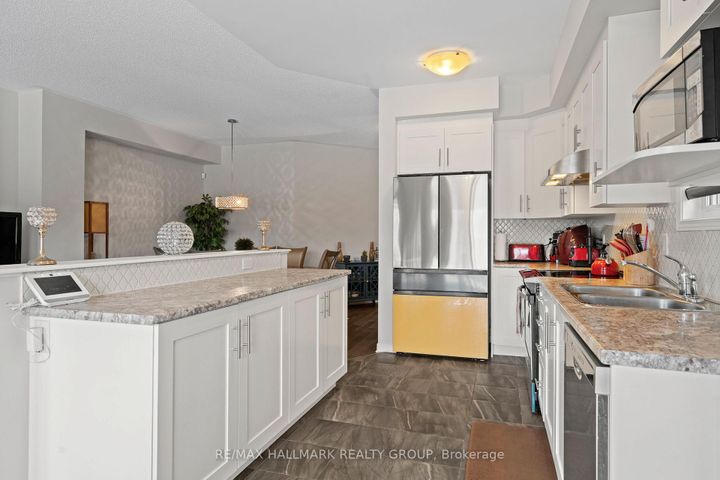 Photo 11 at 618 Via Campanale Avenue, Nepean (Longfields), Ottawa