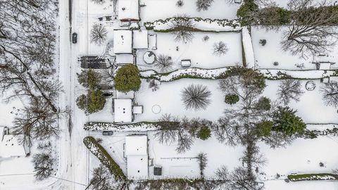 Photo 44 at 27 King Street, Richmond, Stittsville