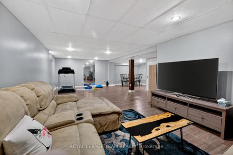 Photo 30 at 68 Polo Lane, Emerald Meadows/Trailwest, Kanata