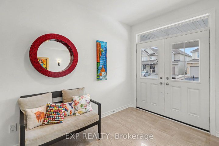 Photo 2 at 104 Brambling Way, Nepean (Half Moon Bay), Ottawa