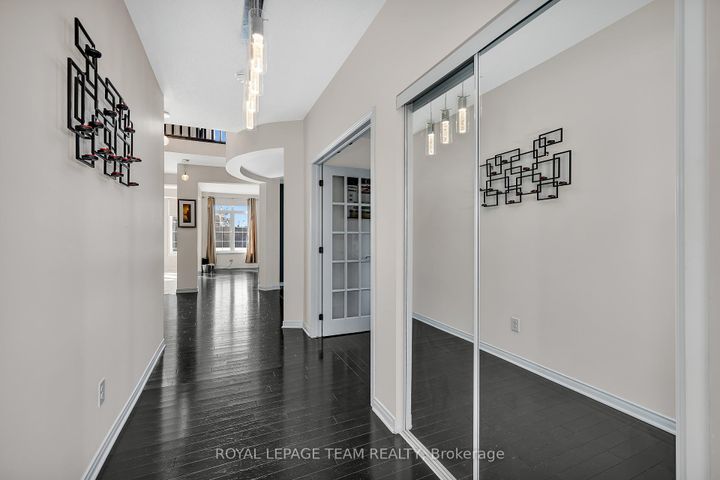 Photo 5 at 200 Kinloch Court, Nepean (Stonebridge), Ottawa