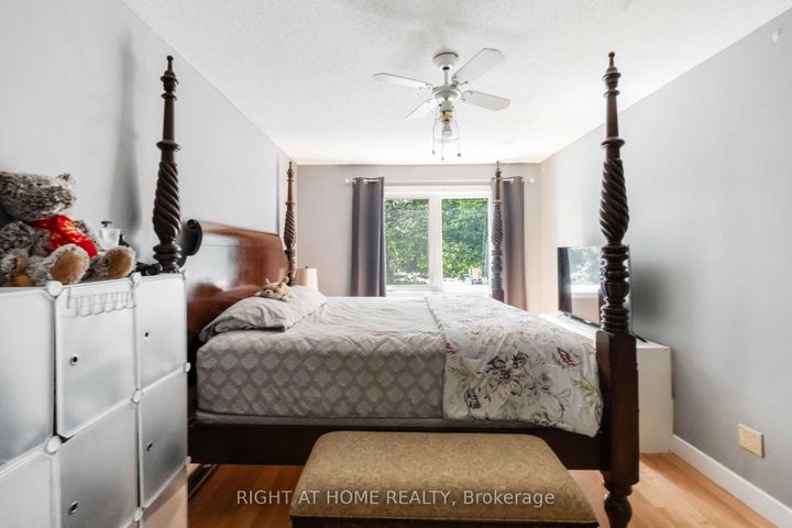 Photo 17 at 3 - 21 Midland Crescent, Nepean (Arlington Woods), Ottawa