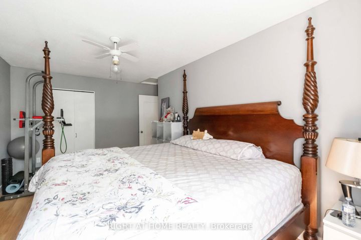Photo 18 at 3 - 21 Midland Crescent, Nepean (Arlington Woods), Ottawa