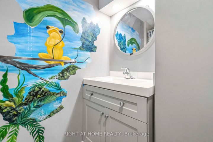 Photo 24 at 3 - 21 Midland Crescent, Nepean (Arlington Woods), Ottawa