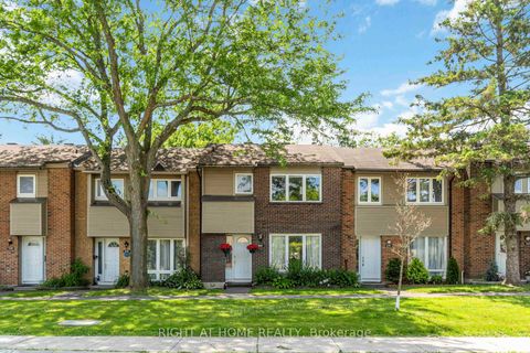Photo 1 at 3 - 21 Midland Crescent, Nepean (Arlington Woods), Ottawa