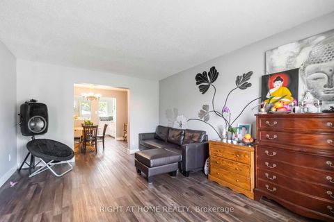 Photo 4 at 3 - 21 Midland Crescent, Nepean (Arlington Woods), Ottawa