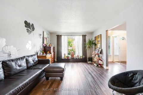Photo 6 at 3 - 21 Midland Crescent, Nepean (Arlington Woods), Ottawa