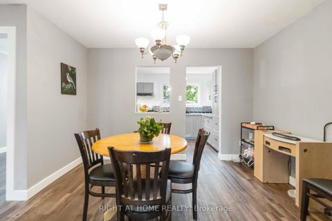 Photo 7 at 3 - 21 Midland Crescent, Nepean (Arlington Woods), Ottawa