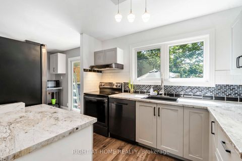 Photo 8 at 3 - 21 Midland Crescent, Nepean (Arlington Woods), Ottawa