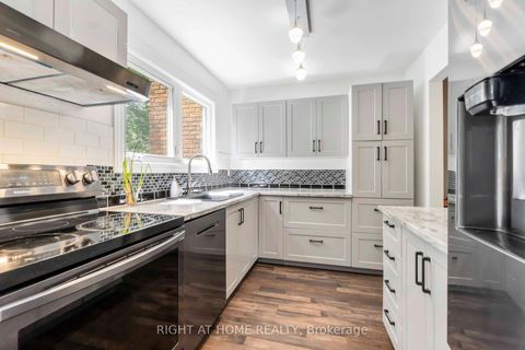 Photo 9 at 3 - 21 Midland Crescent, Nepean (Arlington Woods), Ottawa