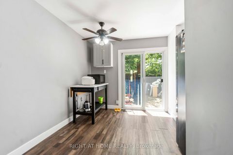 Photo 14 at 3 - 21 Midland Crescent, Nepean (Arlington Woods), Ottawa