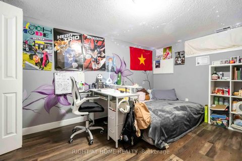 Photo 22 at 3 - 21 Midland Crescent, Nepean (Arlington Woods), Ottawa