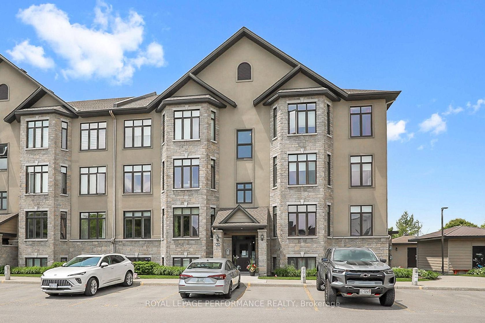 2 - 40 Prestige Circle, Chatelaine Village, Orleans 2