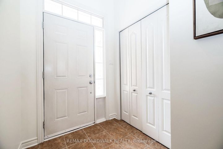 Photo 2 at 29 Madelon Drive, Nepean (Longfields), Ottawa