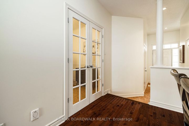 Photo 4 at 29 Madelon Drive, Nepean (Longfields), Ottawa