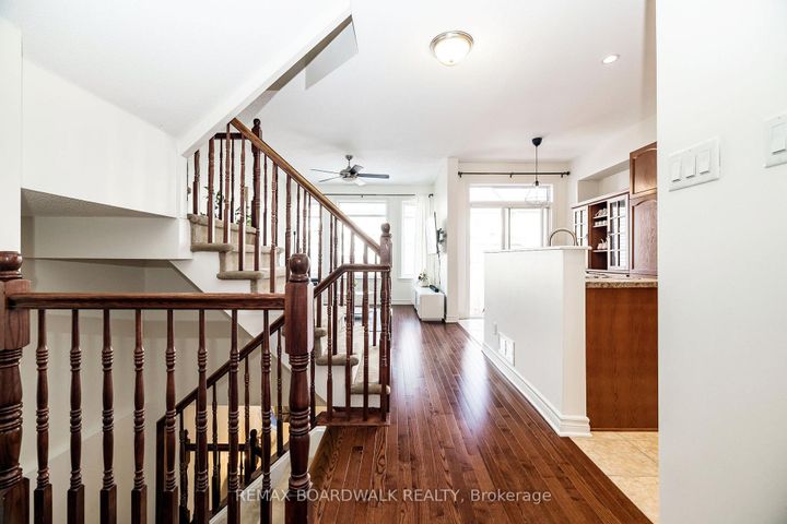 Photo 7 at 29 Madelon Drive, Nepean (Longfields), Ottawa