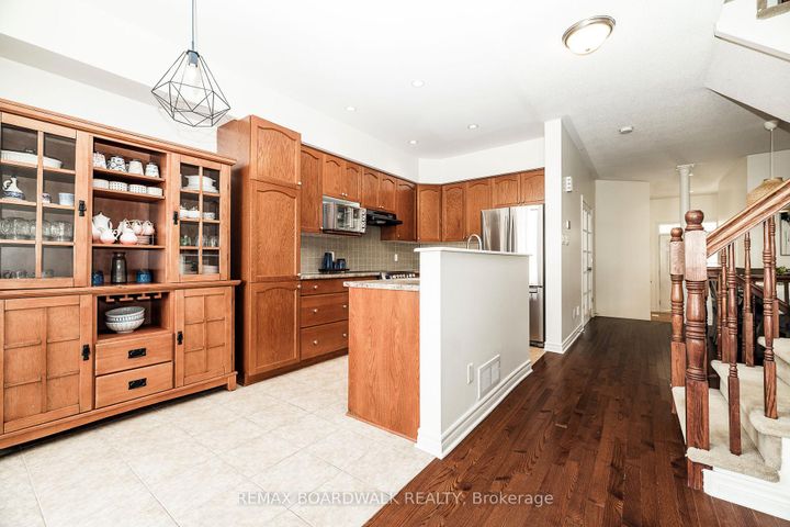 Photo 9 at 29 Madelon Drive, Nepean (Longfields), Ottawa