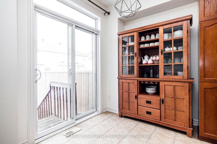 Photo 14 at 29 Madelon Drive, Nepean (Longfields), Ottawa