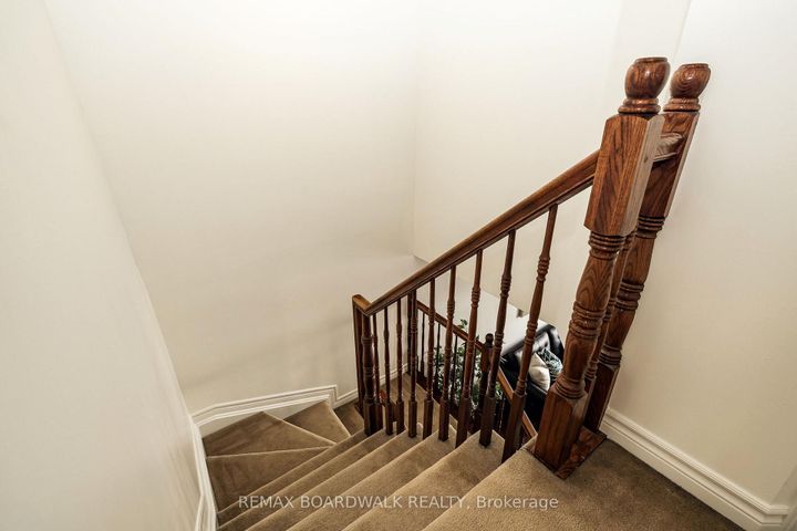 Photo 19 at 29 Madelon Drive, Nepean (Longfields), Ottawa