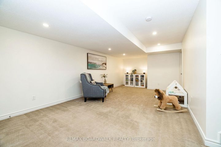 Photo 31 at 29 Madelon Drive, Nepean (Longfields), Ottawa