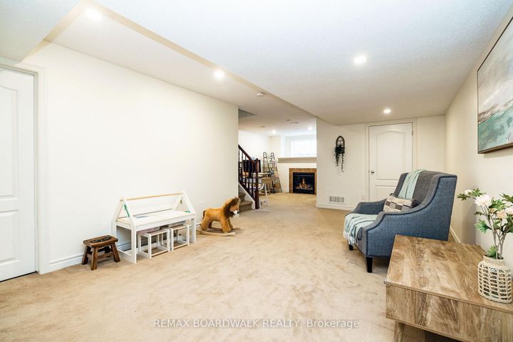 Photo 33 at 29 Madelon Drive, Nepean (Longfields), Ottawa