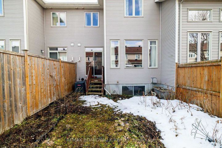 Photo 36 at 29 Madelon Drive, Nepean (Longfields), Ottawa