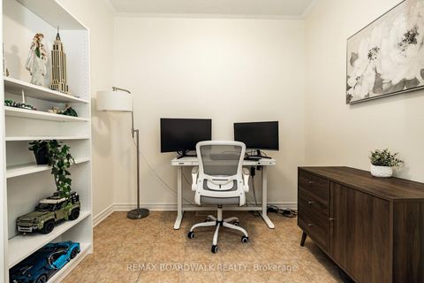 Photo 5 at 29 Madelon Drive, Nepean (Longfields), Ottawa