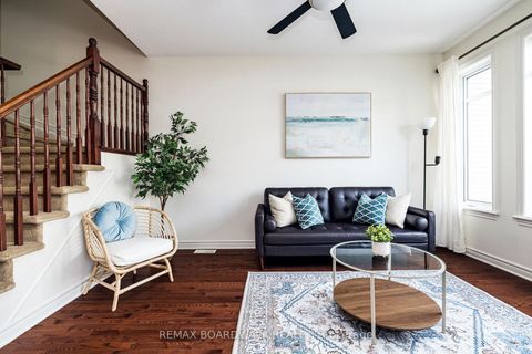 Photo 16 at 29 Madelon Drive, Nepean (Longfields), Ottawa