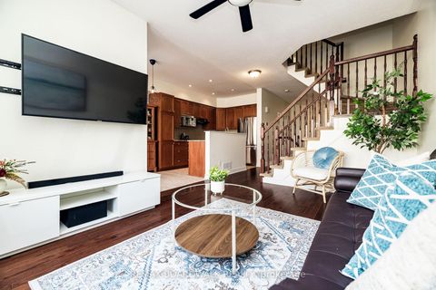 Photo 17 at 29 Madelon Drive, Nepean (Longfields), Ottawa