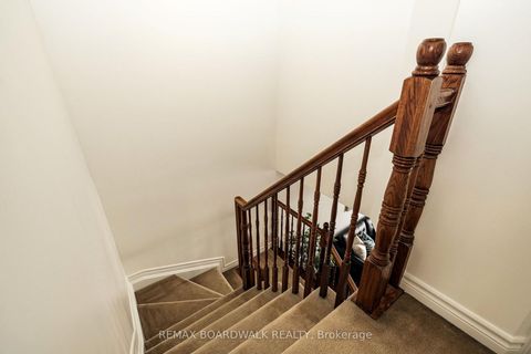 Photo 19 at 29 Madelon Drive, Nepean (Longfields), Ottawa