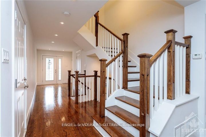 Photo 7 at 144 MONTAUK, Nepean (Carleton Heights), Ottawa