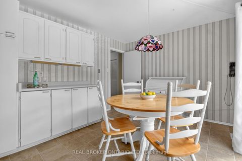 Photo 11 at 10 Amundsen Crescent, Katimavik, Kanata