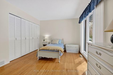 Photo 14 at 10 Amundsen Crescent, Katimavik, Kanata