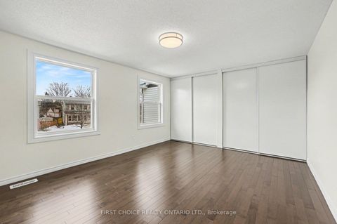 Photo 9 at 883 Lawnsberry Drive, Chatelaine Village, Orleans