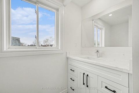 Photo 15 at 883 Lawnsberry Drive, Chatelaine Village, Orleans