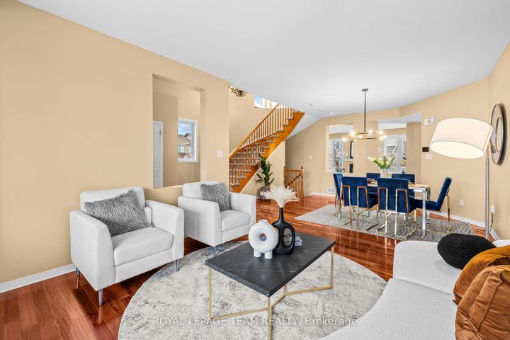 Photo 2 at 522 Kentmare Crescent, Nepean (Strandherd), Ottawa