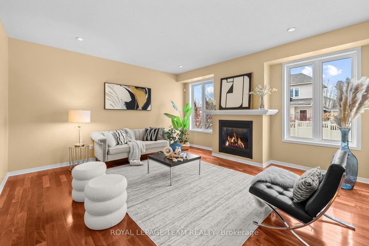 Photo 8 at 522 Kentmare Crescent, Nepean (Strandherd), Ottawa