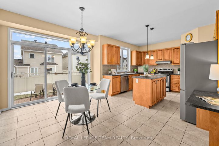 Photo 10 at 522 Kentmare Crescent, Nepean (Strandherd), Ottawa