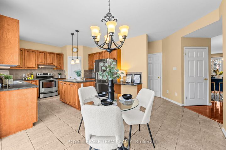 Photo 12 at 522 Kentmare Crescent, Nepean (Strandherd), Ottawa