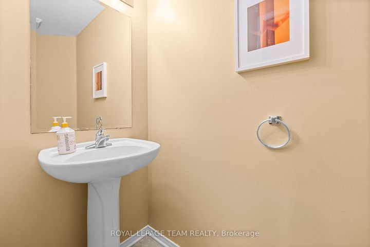 Photo 15 at 522 Kentmare Crescent, Nepean (Strandherd), Ottawa