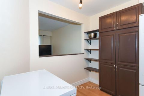 Photo 9 at 1619 Du Sommet Place N, Chateauneuf, Orleans