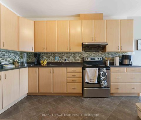 Photo 9 at 106 WHISPERING WINDS Way, Mer Bleue/Bradley Estates/Anderson Park, Orleans