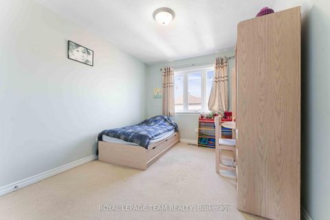 Photo 13 at 106 WHISPERING WINDS Way, Mer Bleue/Bradley Estates/Anderson Park, Orleans