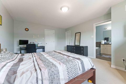 Photo 19 at 106 WHISPERING WINDS Way, Mer Bleue/Bradley Estates/Anderson Park, Orleans