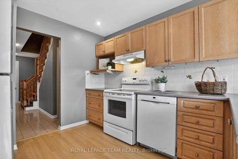 Photo 18 at 21 Baton Court, Katimavik, Kanata